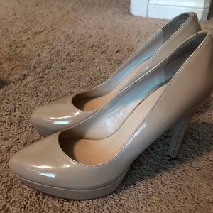 Nude Size nine heels! Super cute!